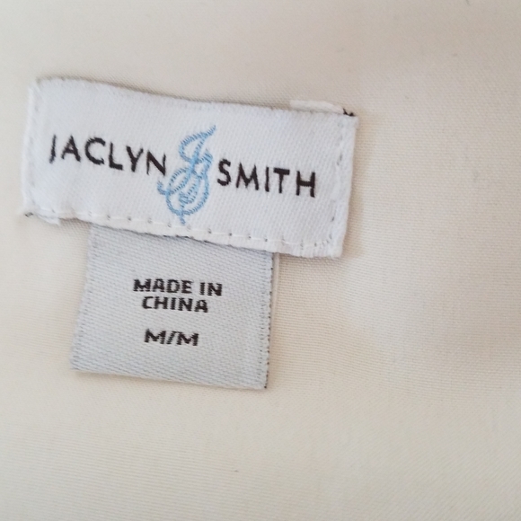 Beautiful woman's white blouse - Picture 4 of 9